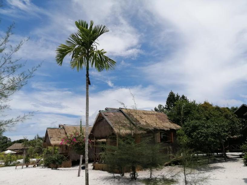 Green Blue Beach Hostel Koh Rong Sanloem Dış mekan fotoğraf