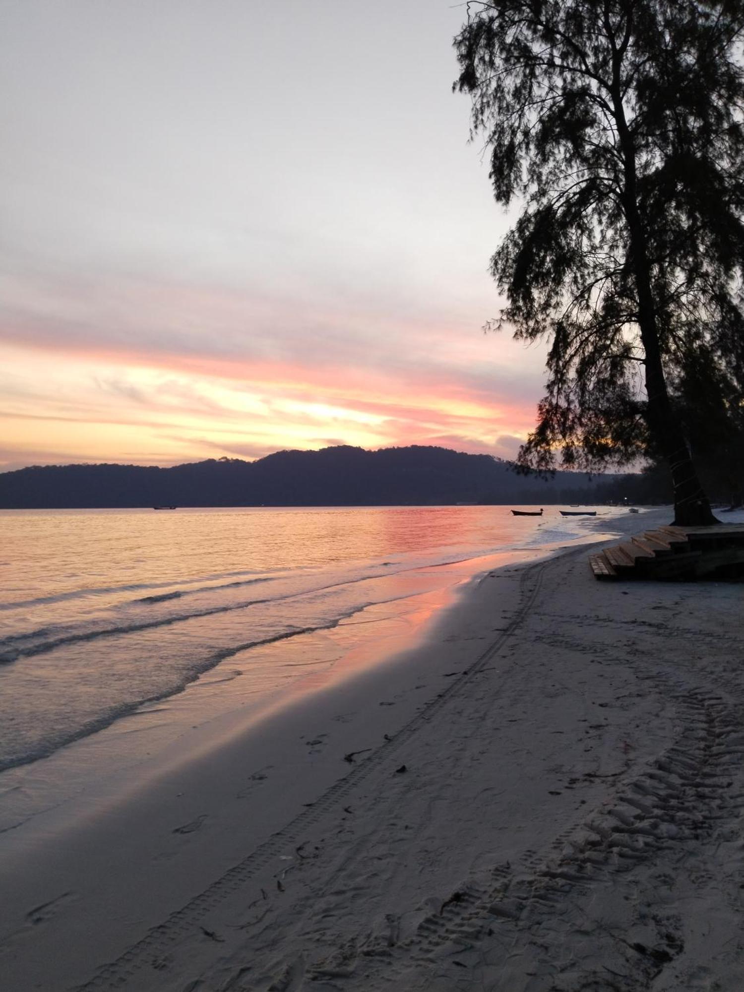 Green Blue Beach Hostel Koh Rong Sanloem Dış mekan fotoğraf