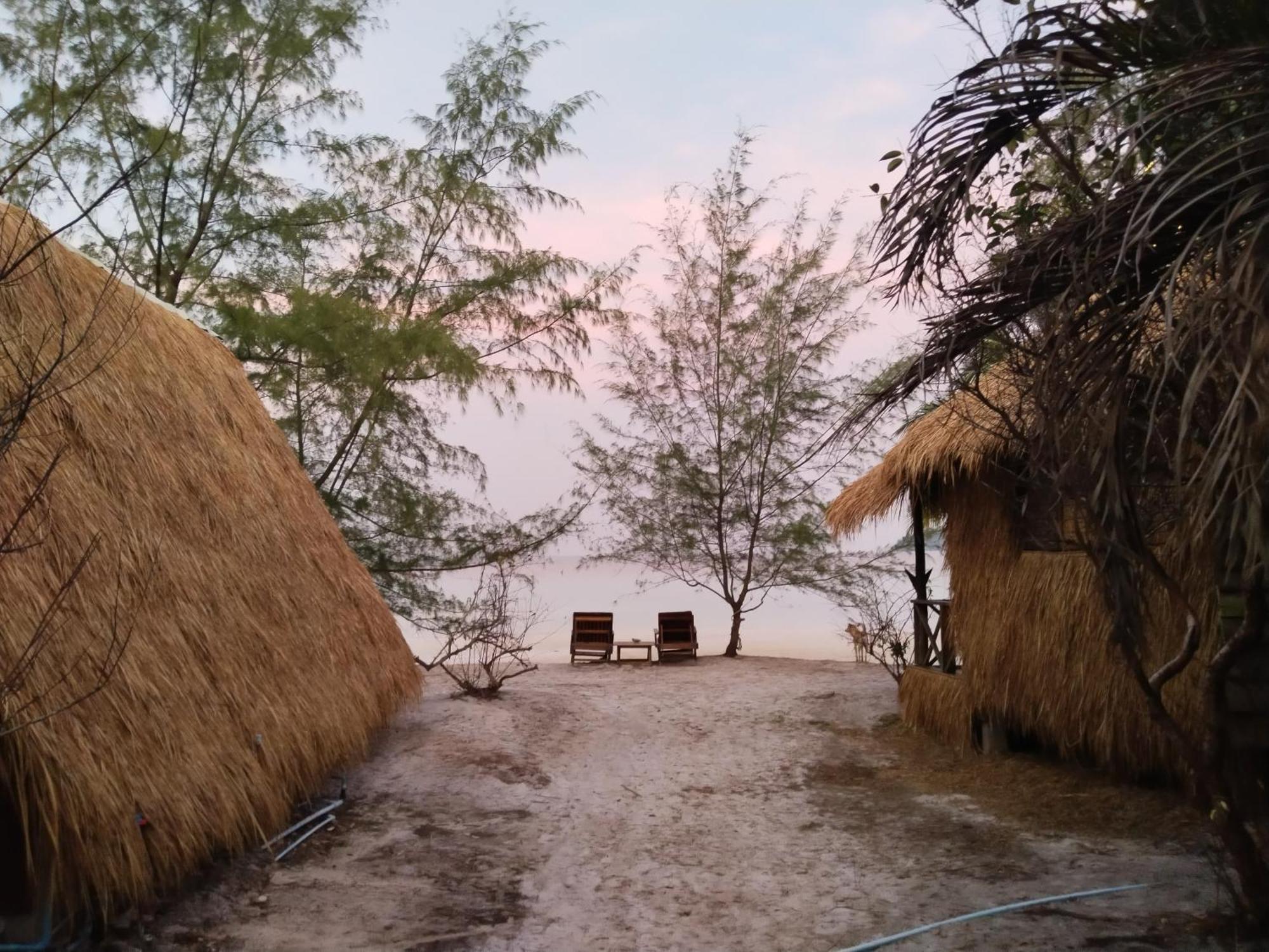 Green Blue Beach Hostel Koh Rong Sanloem Dış mekan fotoğraf