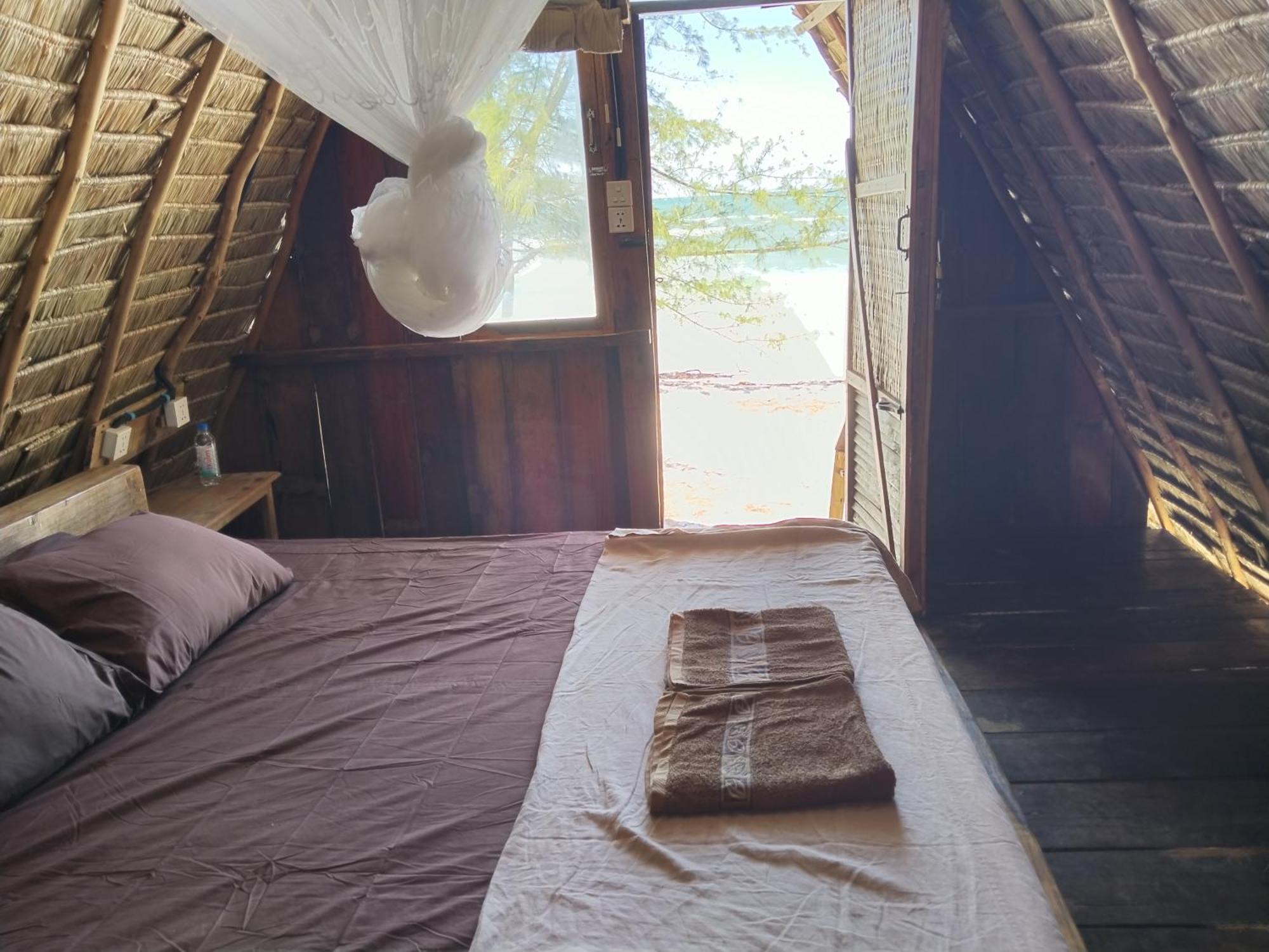 Green Blue Beach Hostel Koh Rong Sanloem Dış mekan fotoğraf