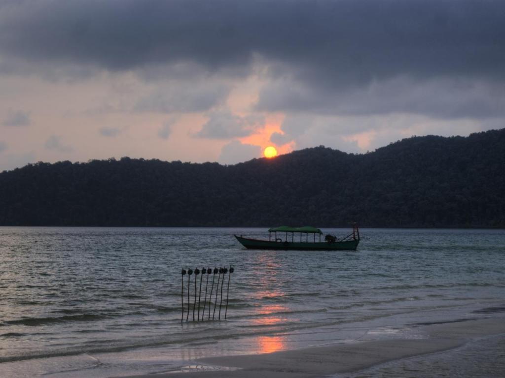 Green Blue Beach Hostel Koh Rong Sanloem Dış mekan fotoğraf